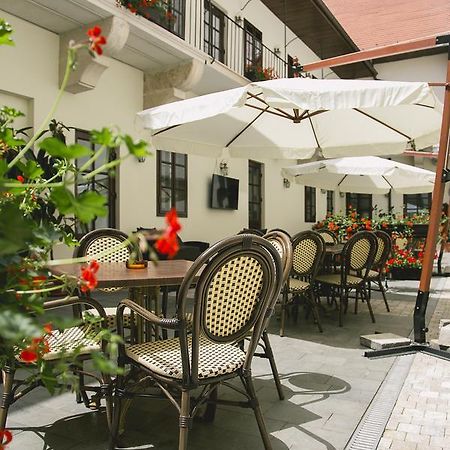 Le Petit Paris Hotel Cluj-Napoca Exterior foto
