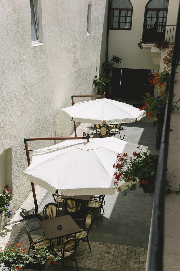 Le Petit Paris Hotel Cluj-Napoca Exterior foto