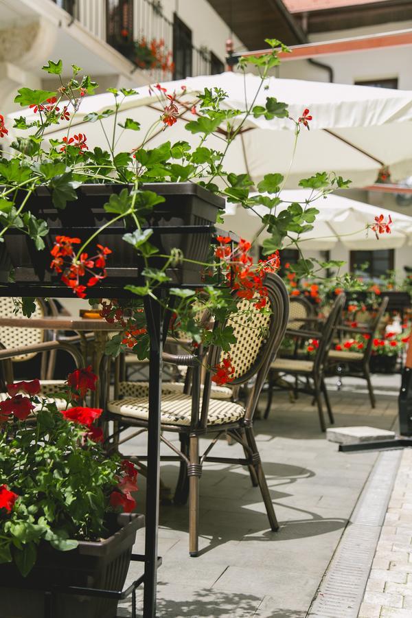 Le Petit Paris Hotel Cluj-Napoca Exterior foto